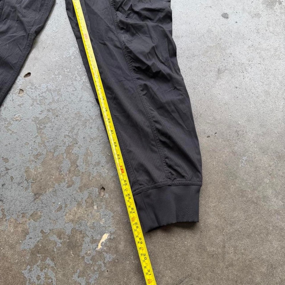 Lululemon dance studio joggers size 8 - Picture 6 of 7